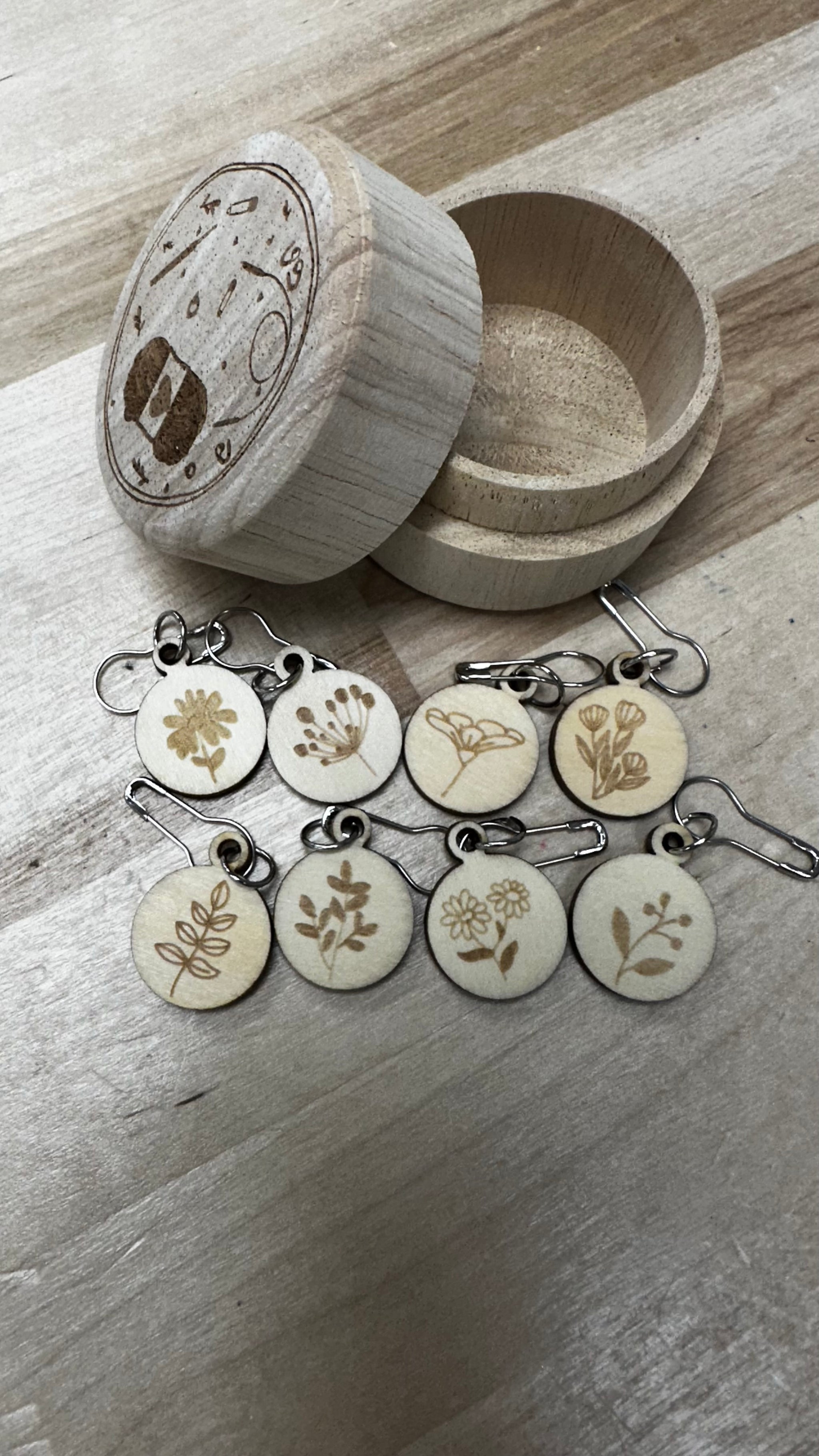 FLOWER STITCH MARKERS